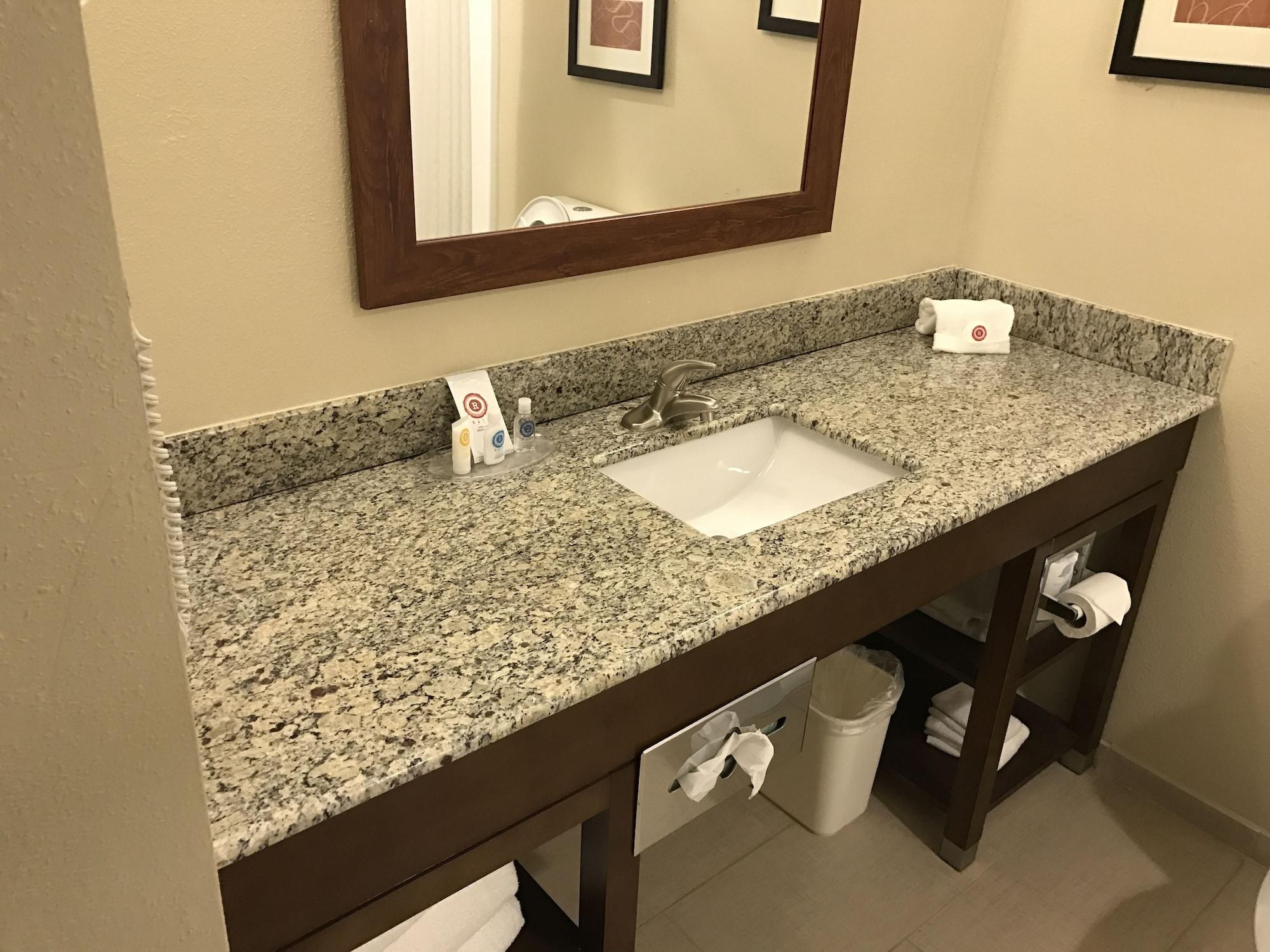 Comfort Suites Plymouth Near Us-30 Extérieur photo