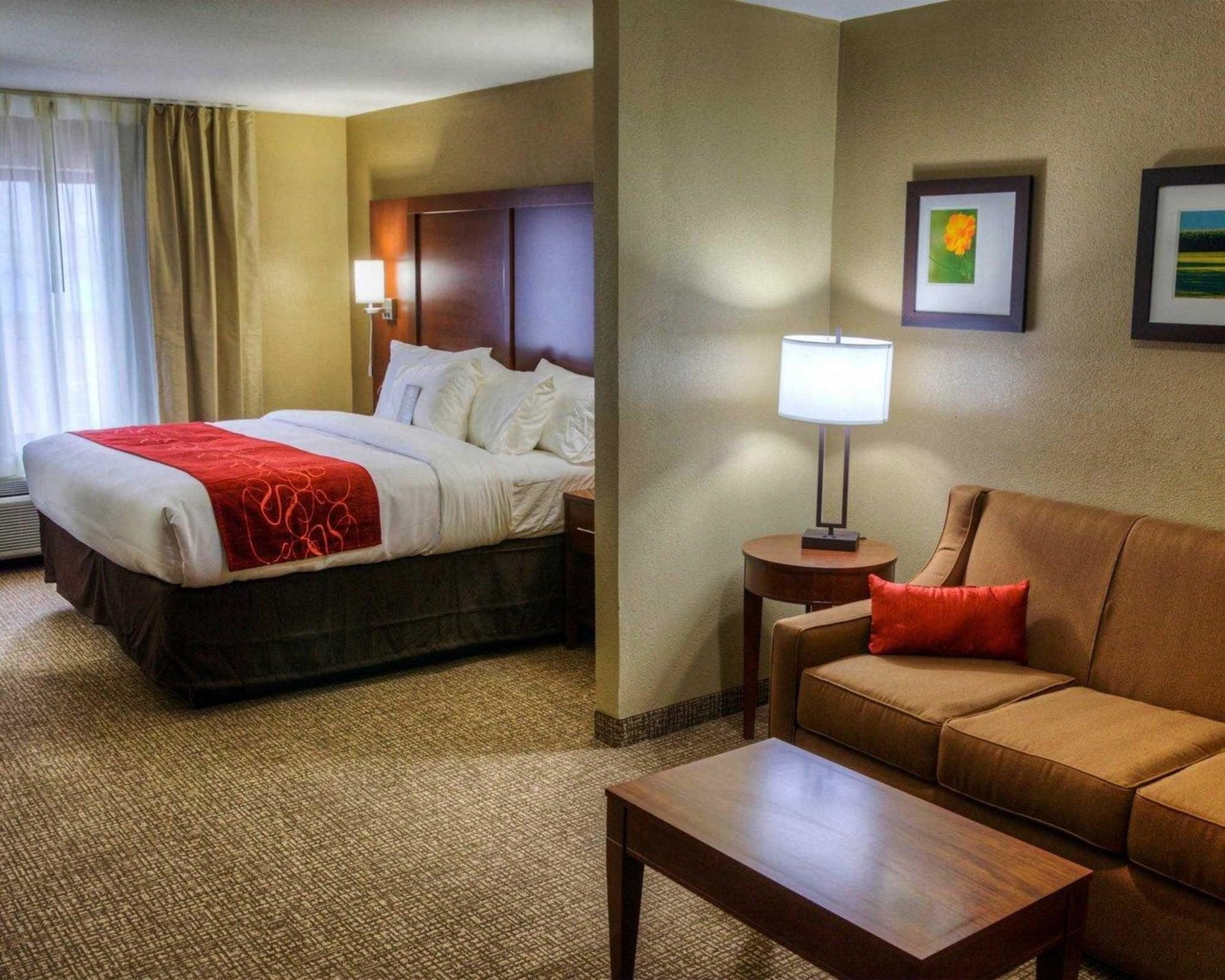 Comfort Suites Plymouth Near Us-30 Extérieur photo