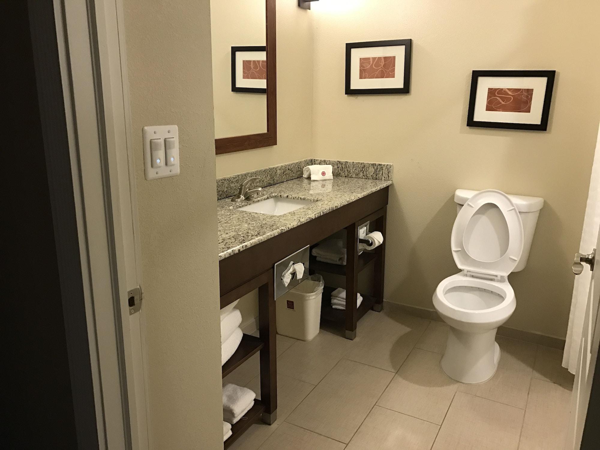 Comfort Suites Plymouth Near Us-30 Extérieur photo