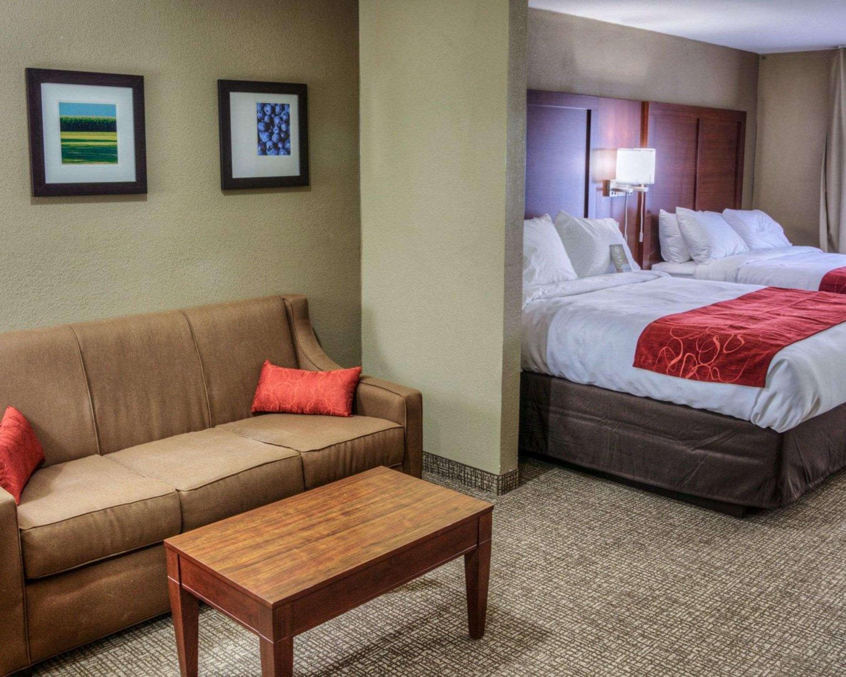 Comfort Suites Plymouth Near Us-30 Extérieur photo