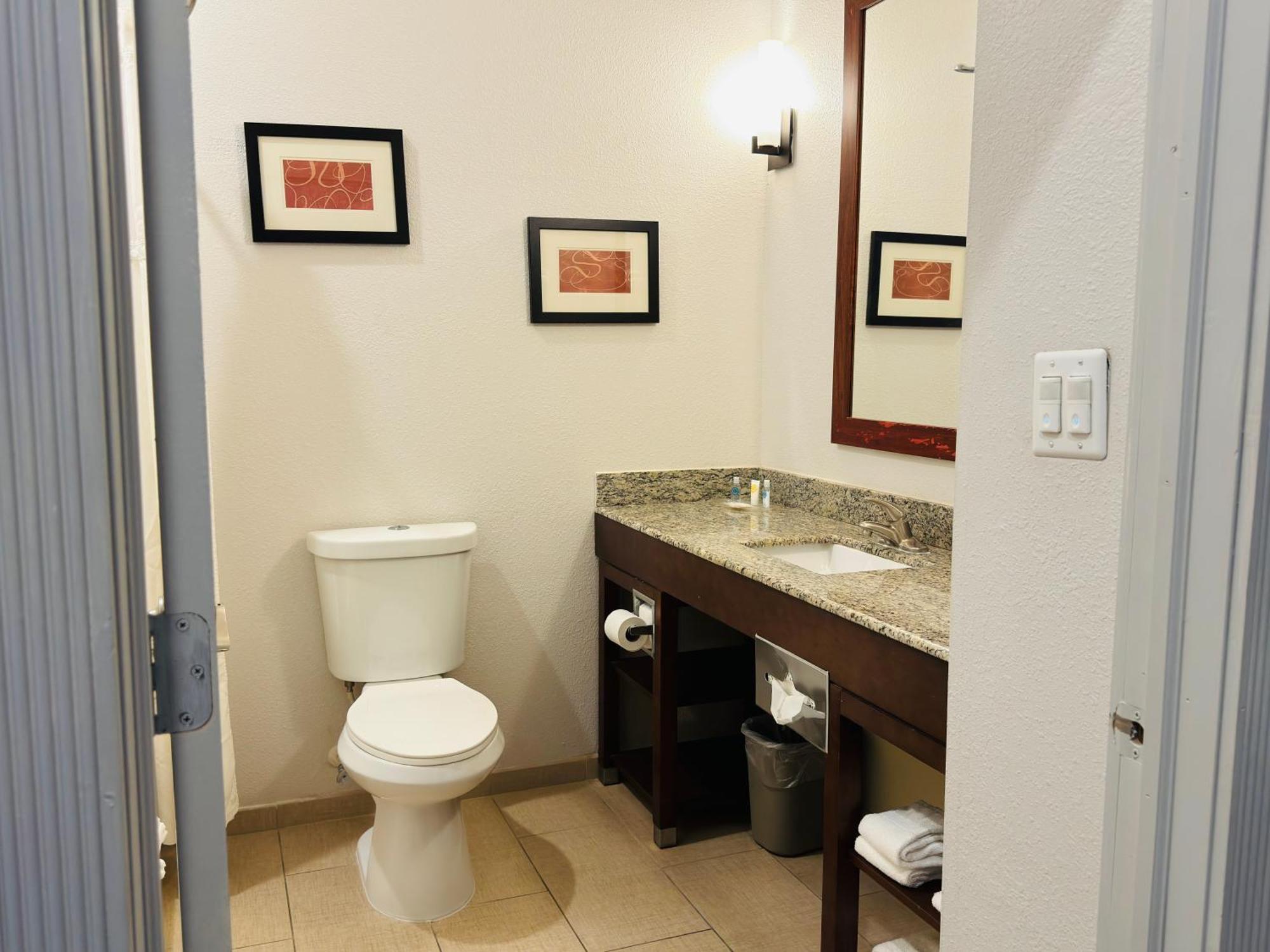 Comfort Suites Plymouth Near Us-30 Extérieur photo
