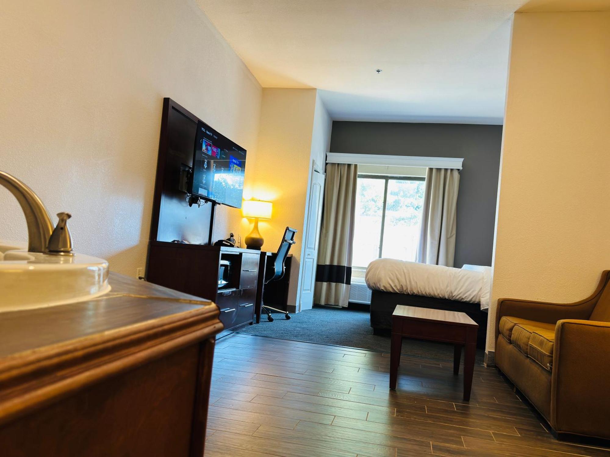 Comfort Suites Plymouth Near Us-30 Extérieur photo
