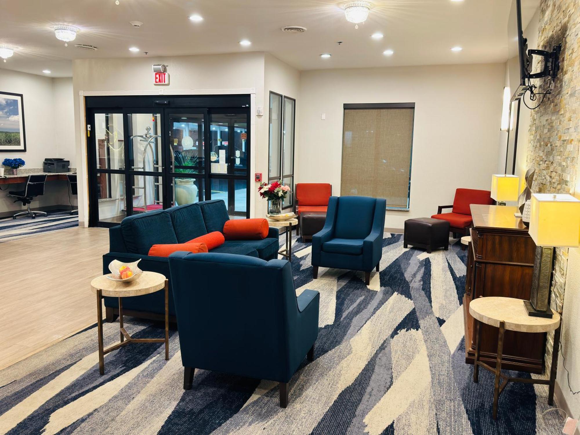 Comfort Suites Plymouth Near Us-30 Extérieur photo