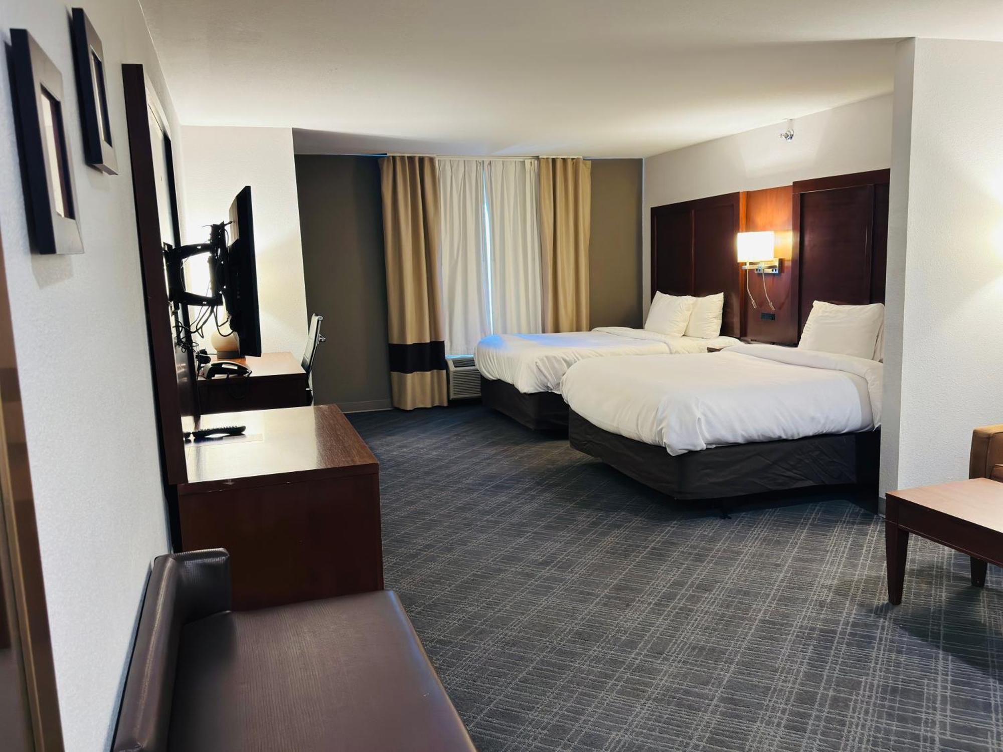 Comfort Suites Plymouth Near Us-30 Extérieur photo